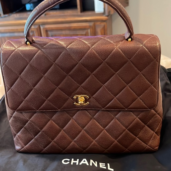 CHANEL Handbags - Gorgeous vintage Chanel top handle kelly bag